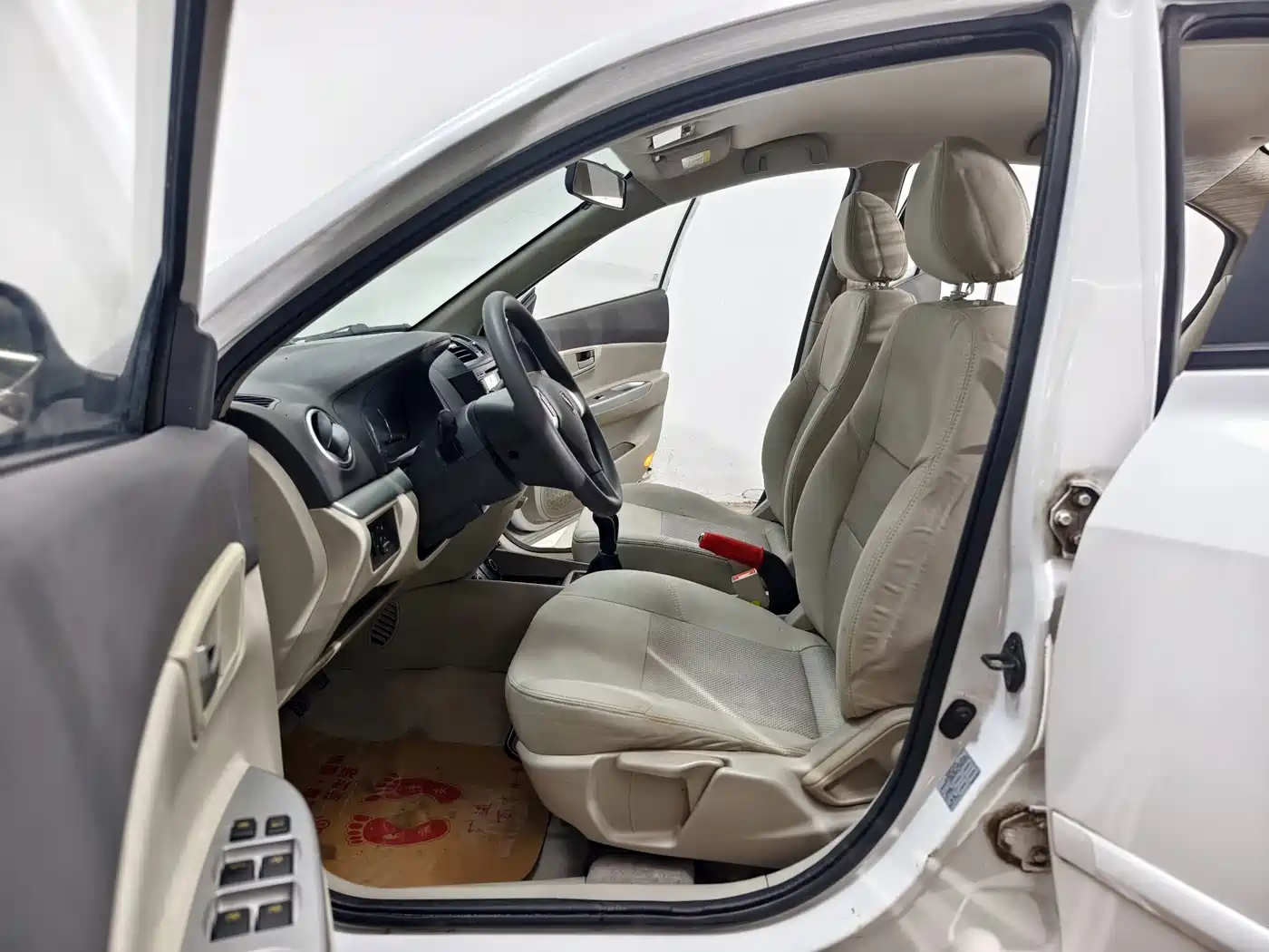Changan Yuexiang V5 2014 2012 1.5L Manual Dream Edition