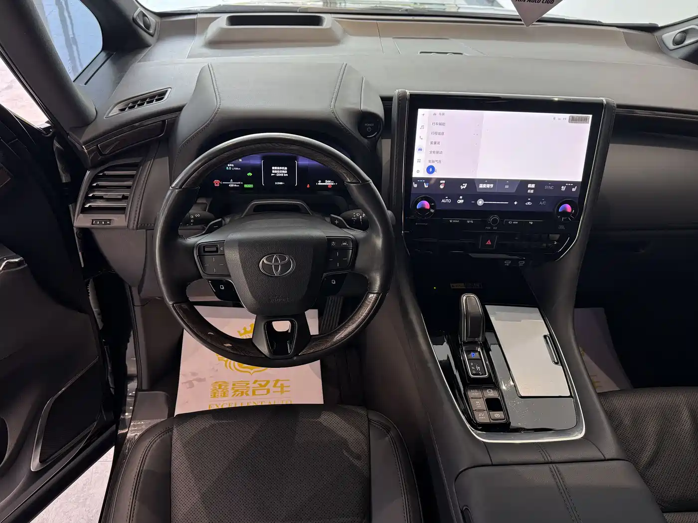 Toyota Alphard фото 8