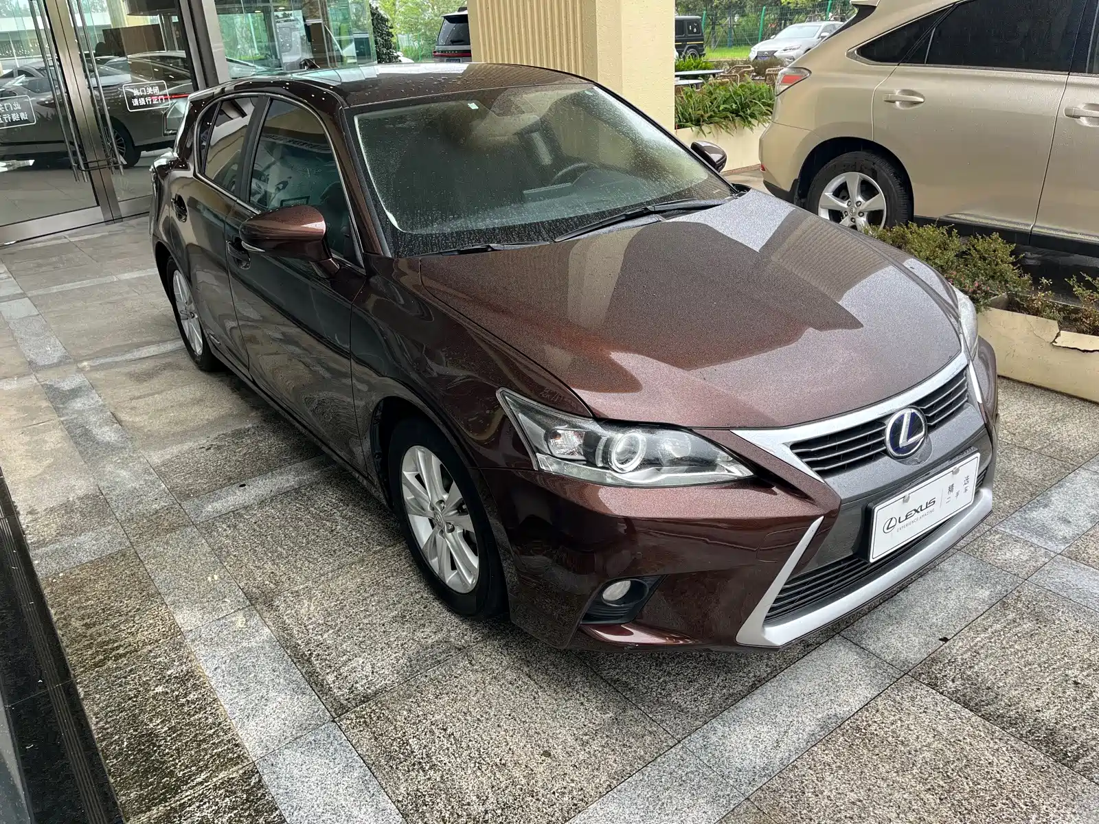 Фото 3 - Lexus CT