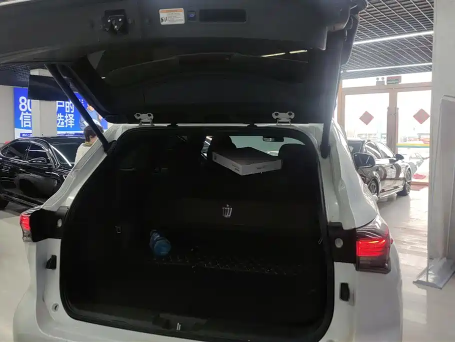 Toyota Crown Kluger 2021 2.5L HEV 4WD Elite фото 4