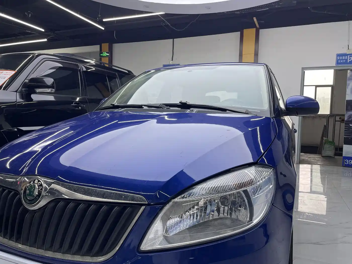 Škoda Fabia 2012 1.4L Manual Crystal Edition фото 5