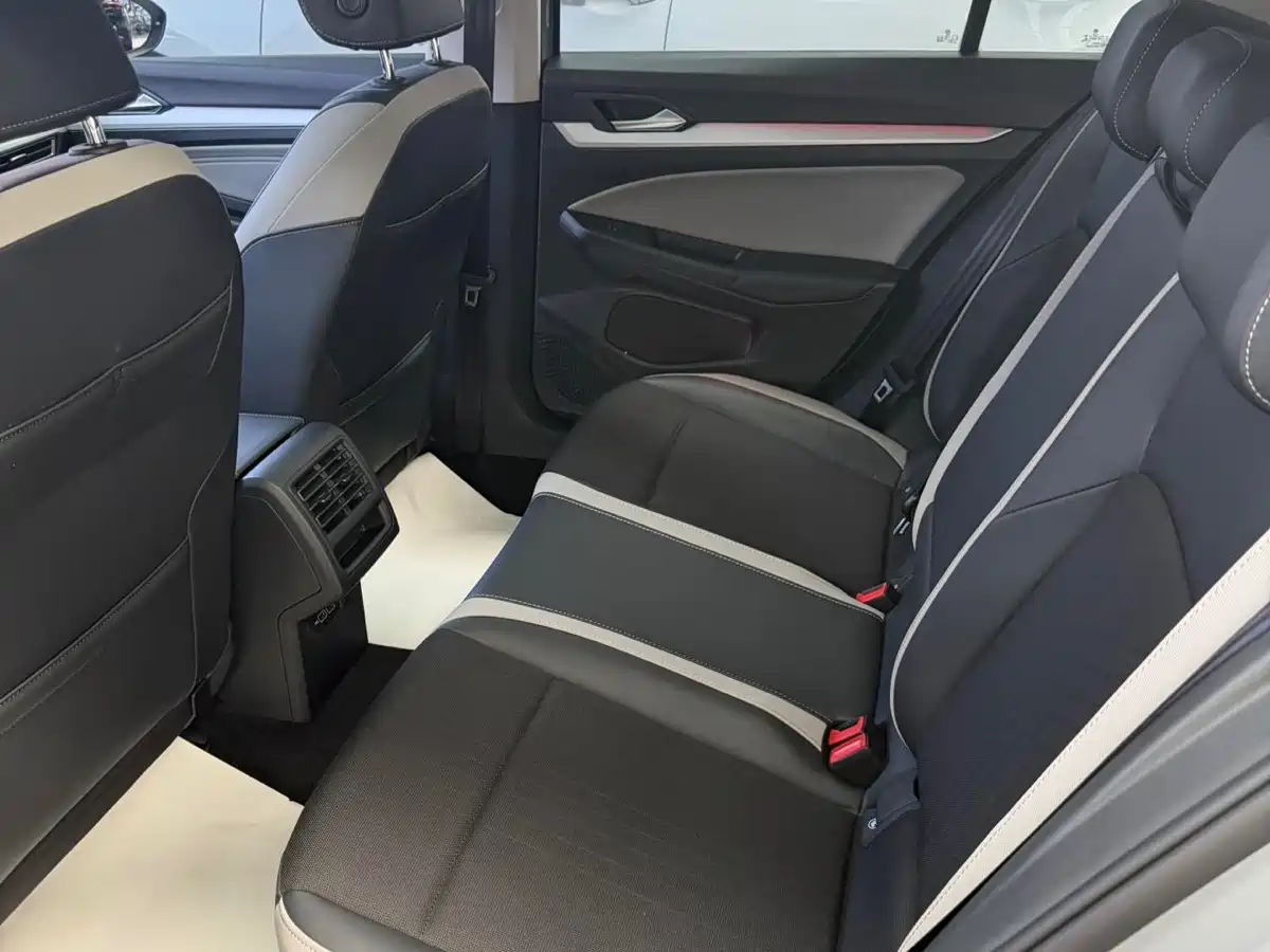Volkswagen Golf 2021 280TSI DSG Pro фото 16