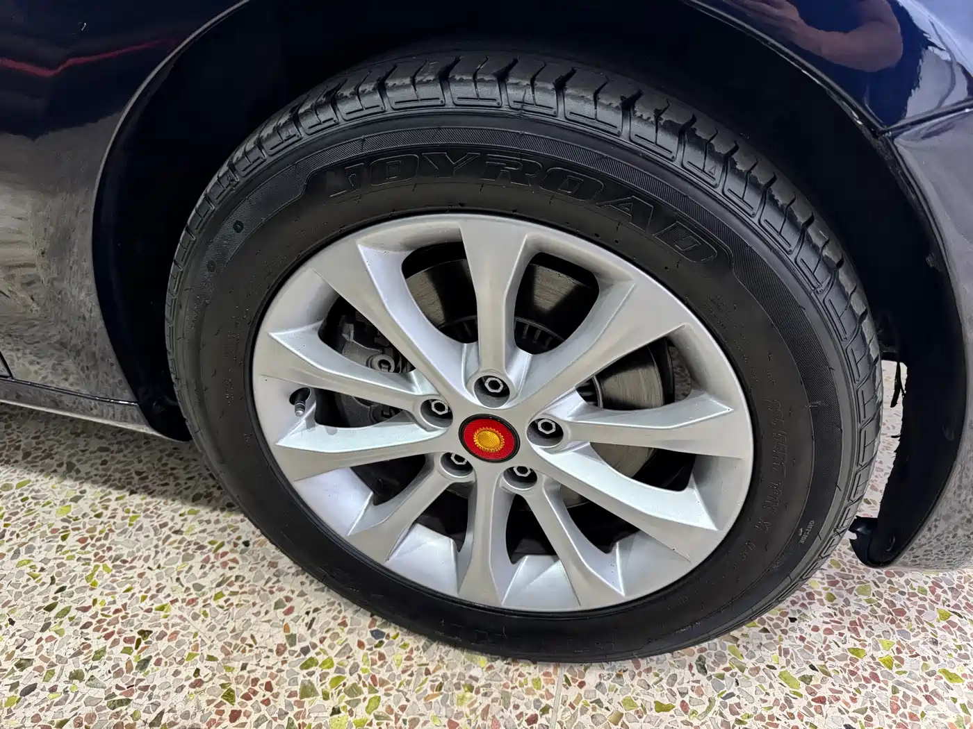 Hongqi H7 2015 2015 1.8T Luxury Type