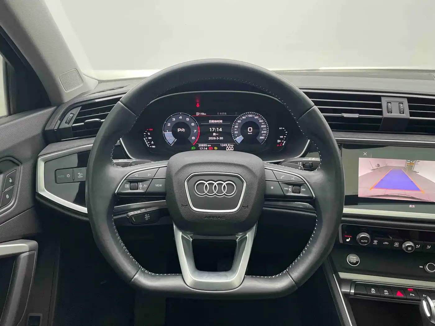 AUDI Q3