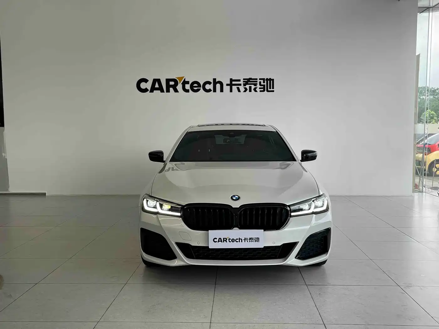 BMW 5 Series 2023 Facelift 530Li Leading M Sport Package фото 2