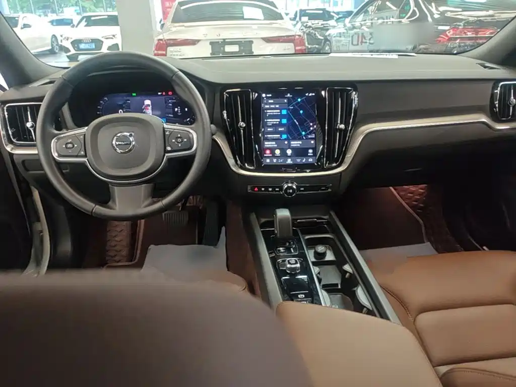 Фото 10 - Volvo S60
