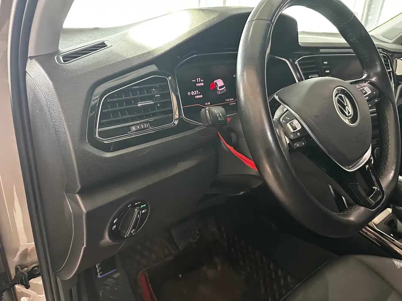 Volkswagen T-Roc, миниатюра 9