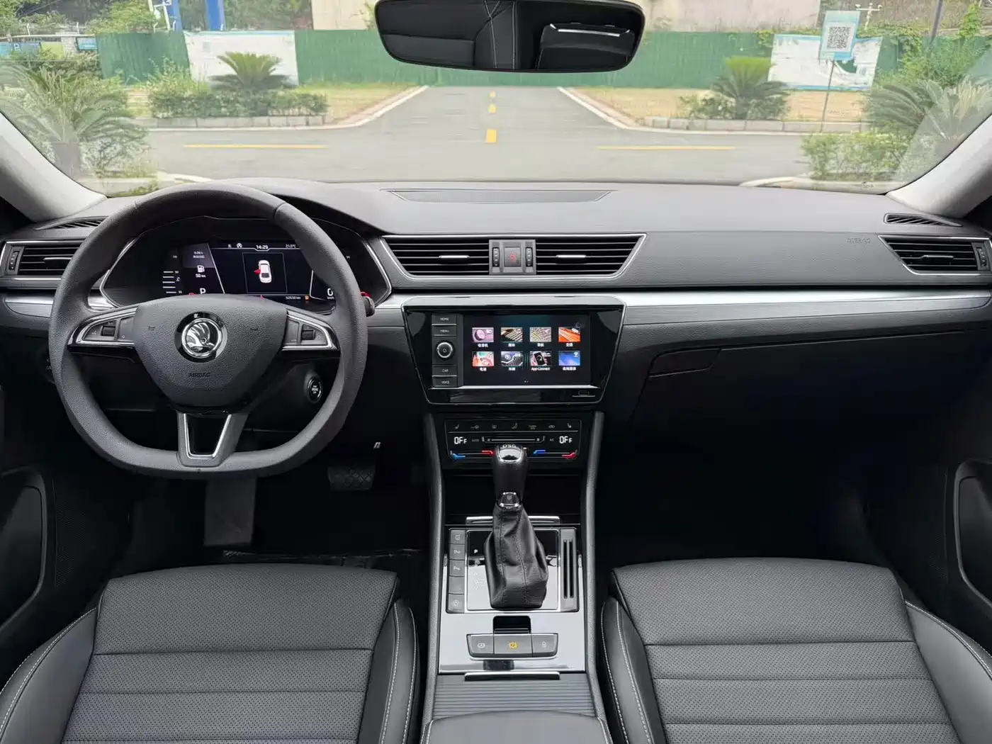 Škoda Superb 2019 TSI330 DSG Comfort Edition фото 4