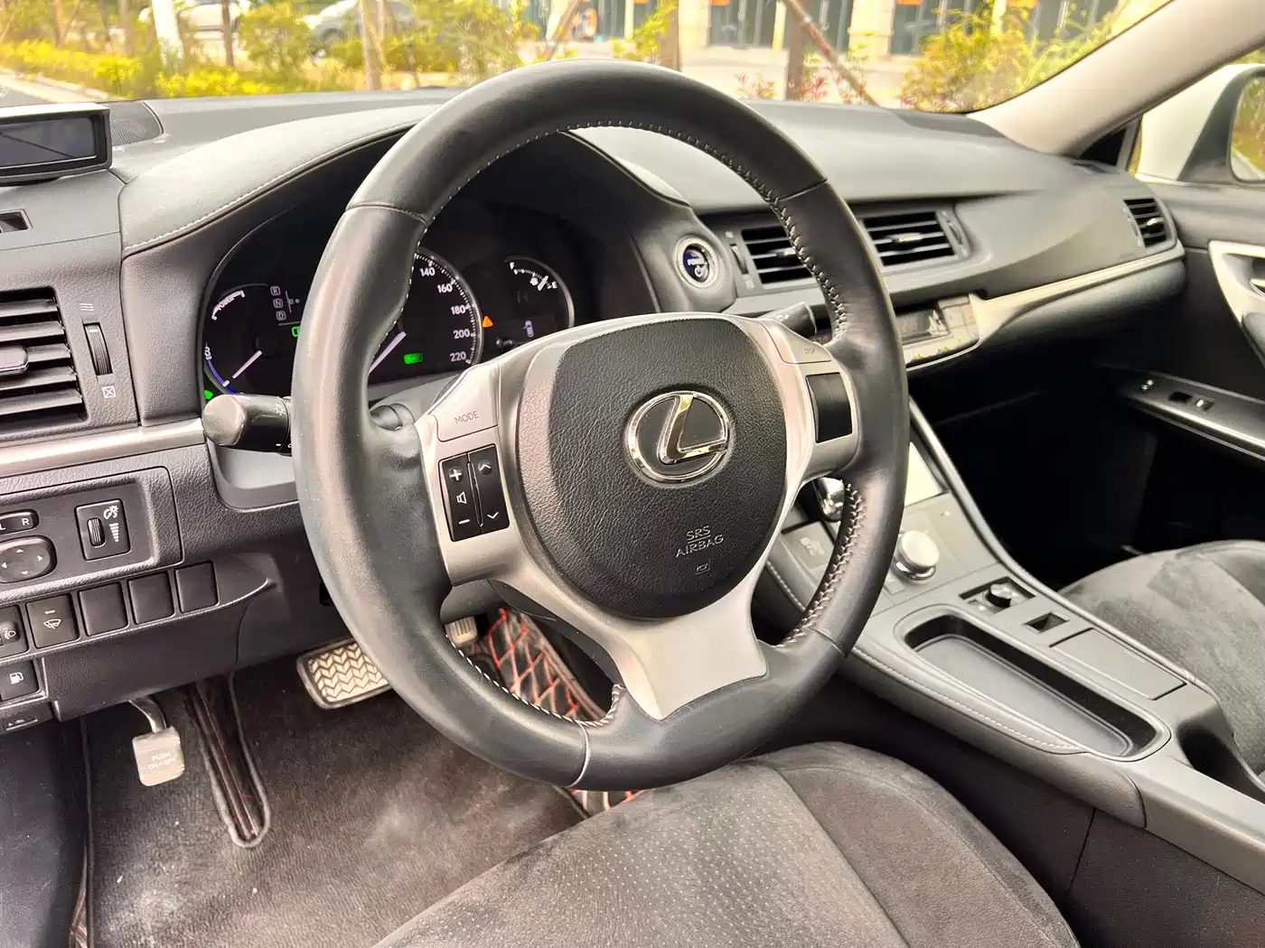 Фото 10 - Lexus CT