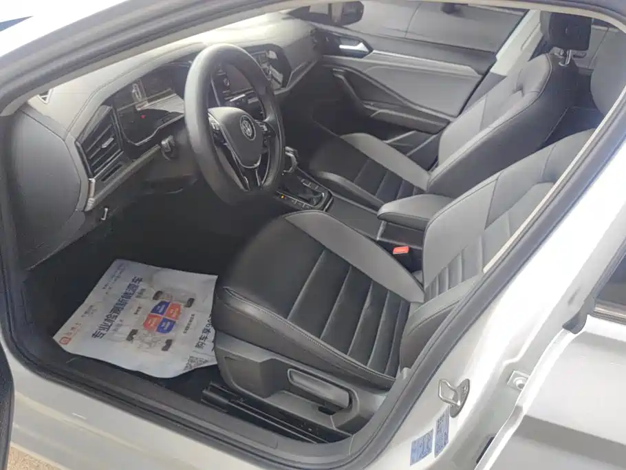 Photo 9 - Volkswagen Sagitar