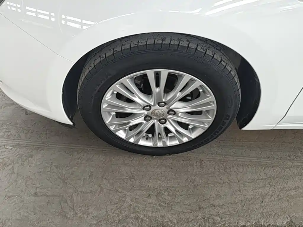 Фото 23 - Buick Excelle