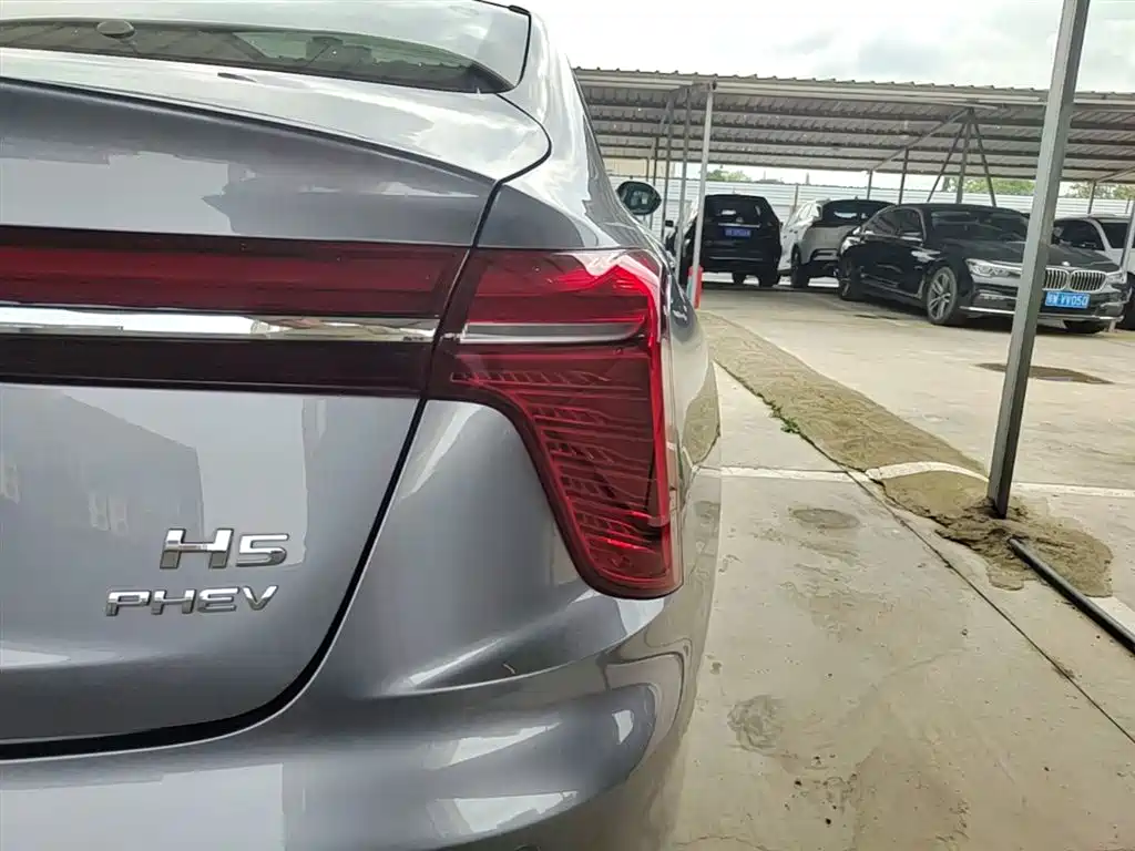 Hongqi H5 PHEV 2025 170 Super Hybrid Edition фото 8