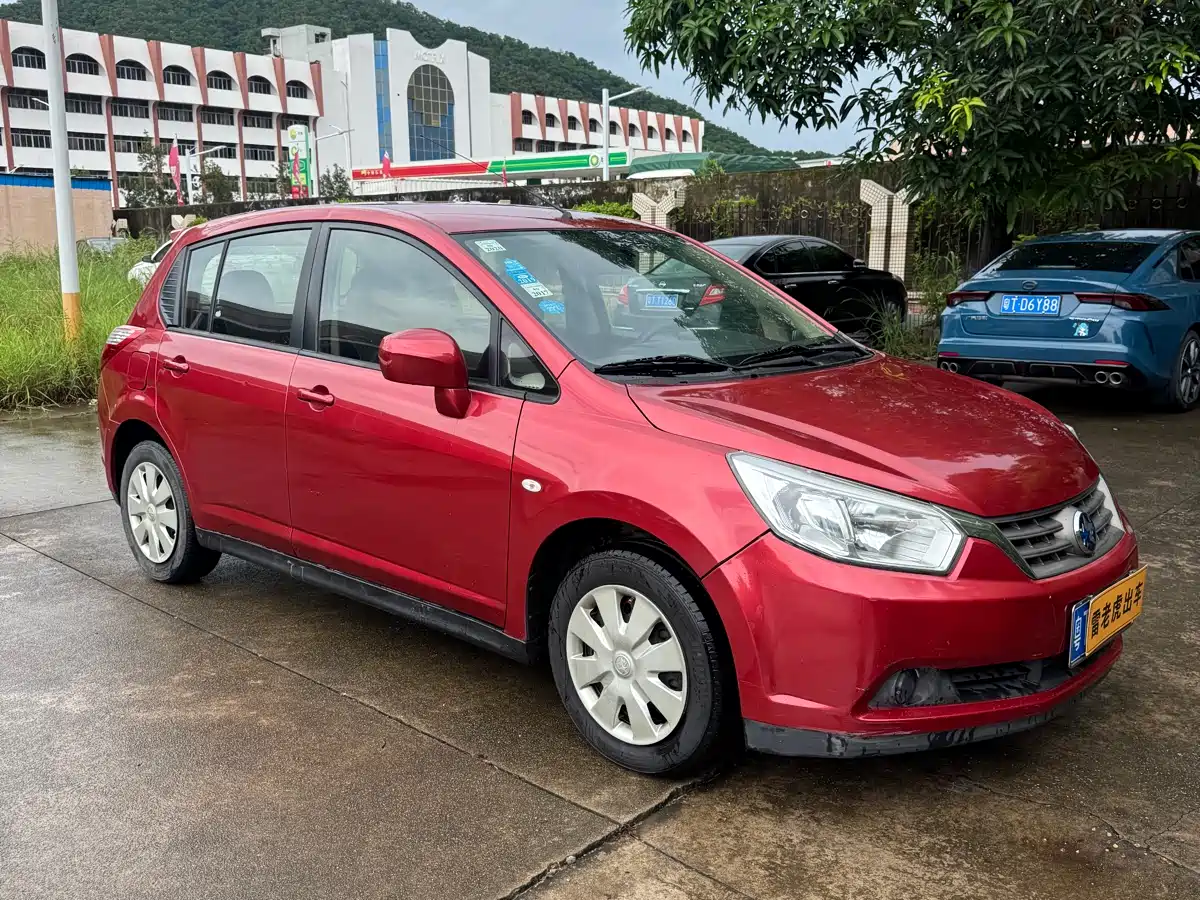 Venucia R50 2013 2013 1.6L Auto Fashion