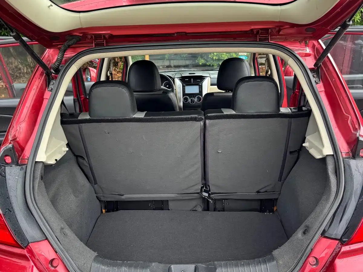 Venucia R50 2013 2013 1.6L Auto Fashion