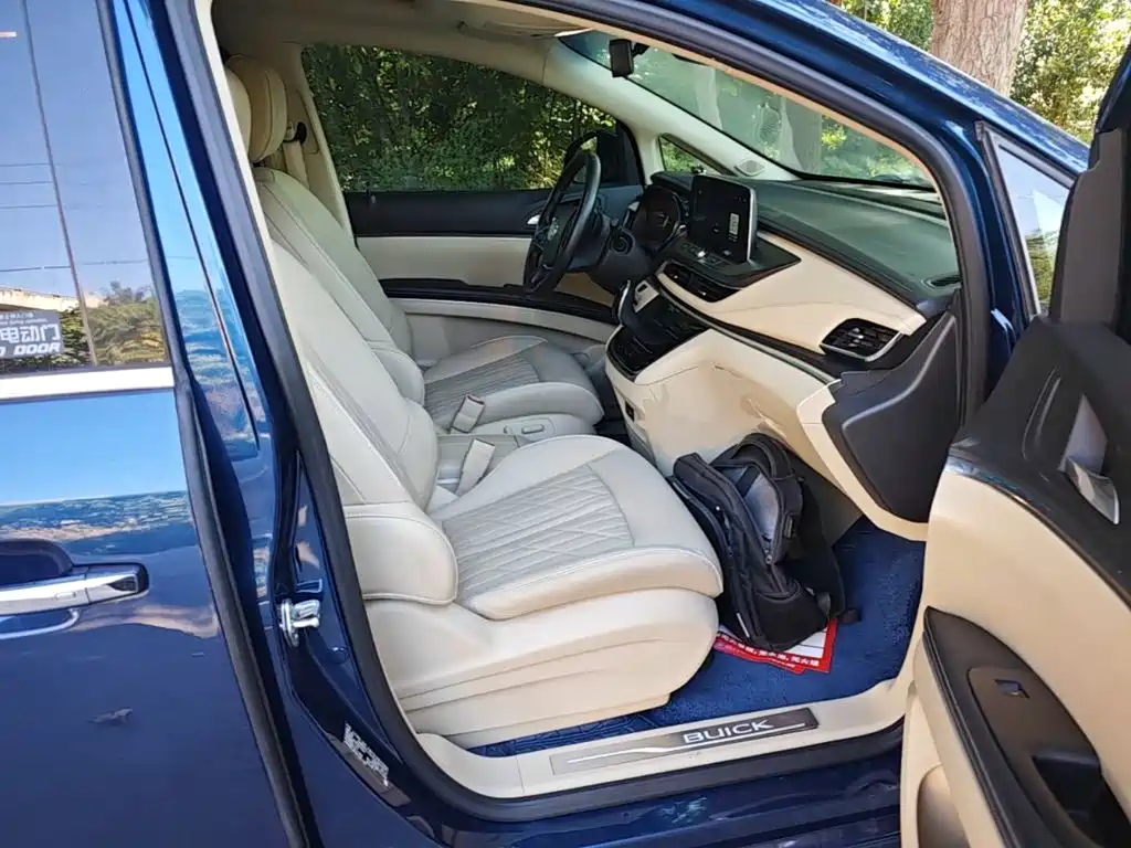 Фото 25 - Buick GL8