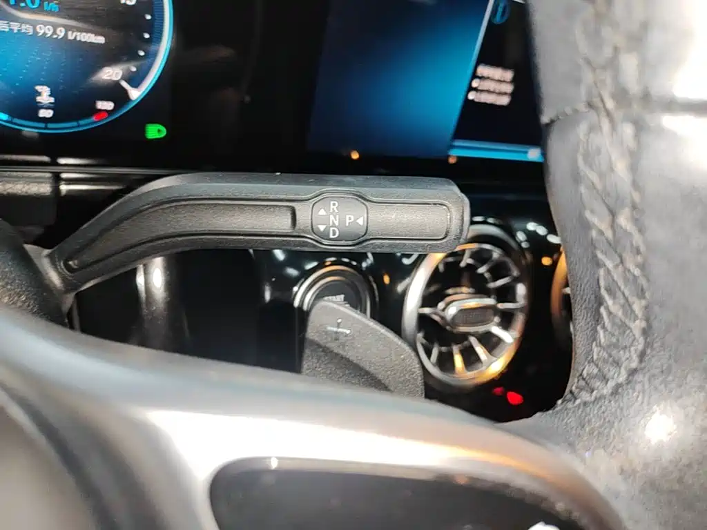 Mercedes-Benz GLA 2024 2023 Facelift GLA 200