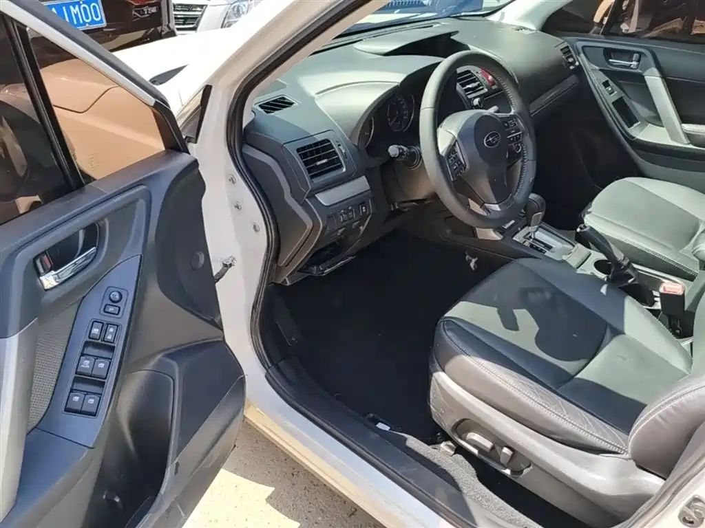 Subaru Forester 2013 2.0i Automatic Luxury Edition фото 12