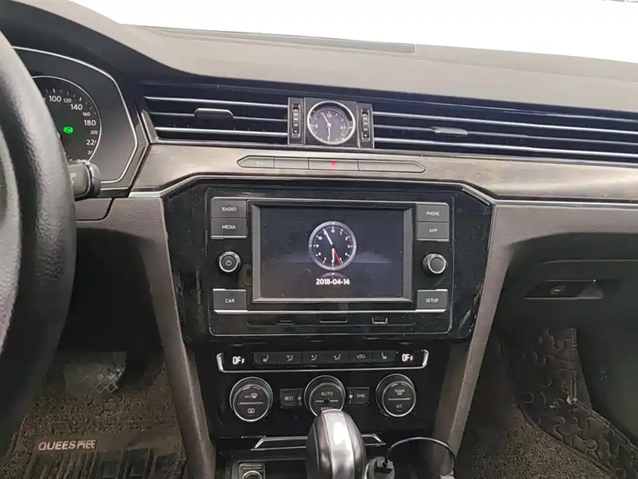 Volkswagen Magotan 2018 Facelift 330TSI DSG Luxury фото 13