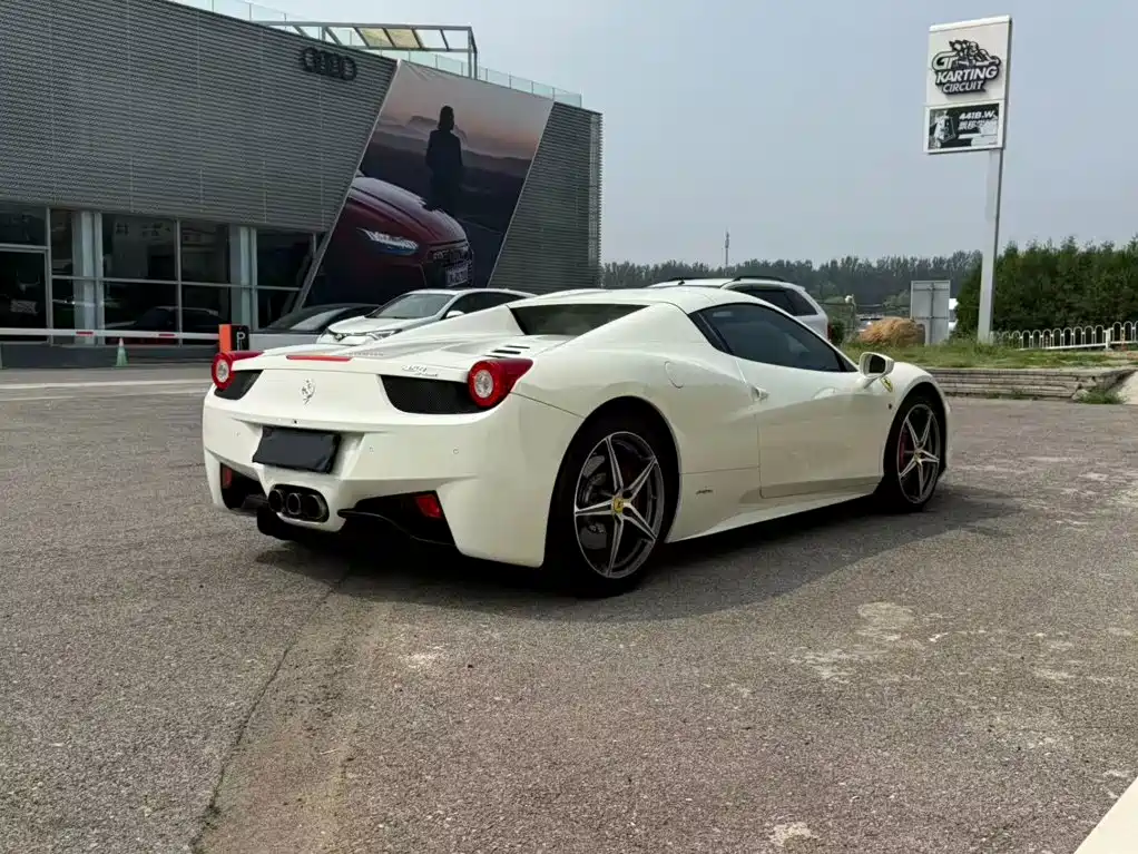 Ferrari 458 2015 2013 4.5L Spider