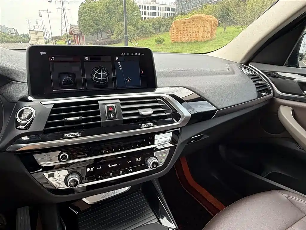 Photo 10 - BMW X3
