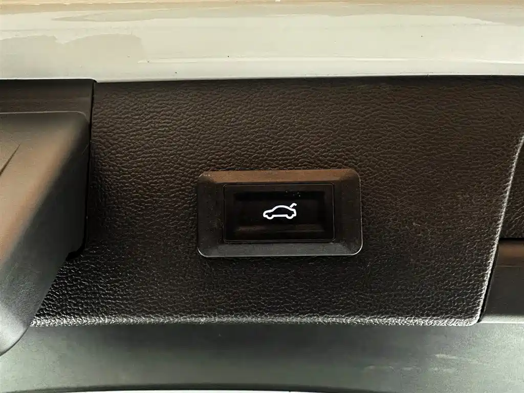 Volkswagen Tharu 2022 280TSI FWD Luxury Edition фото 18