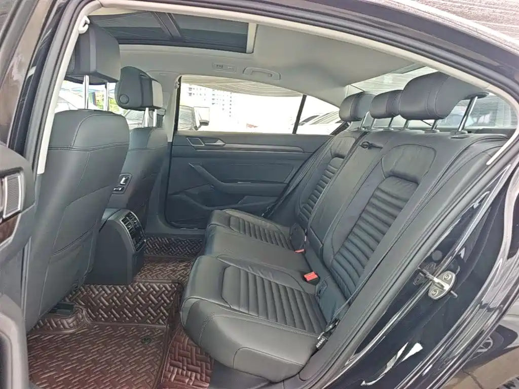 Volkswagen Magotan 2019 330TSI DSG Luxury Class China VI фото 17