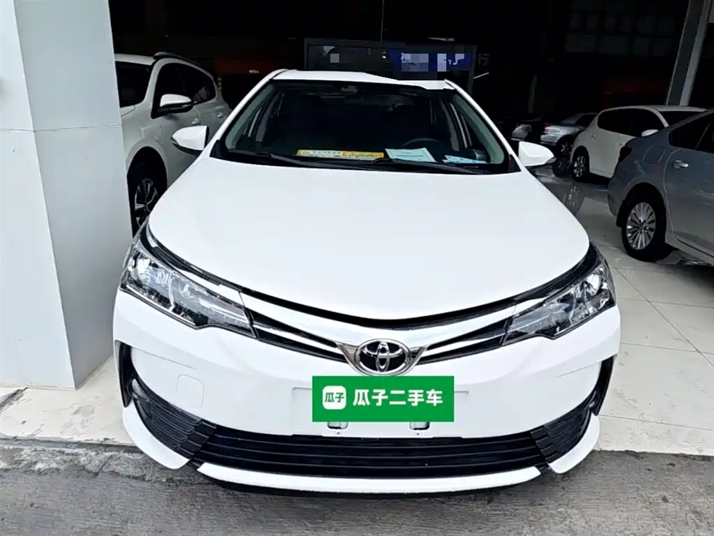 Toyota Corolla 2017 Facelift 1.2T S-CVT GL-i фото 3