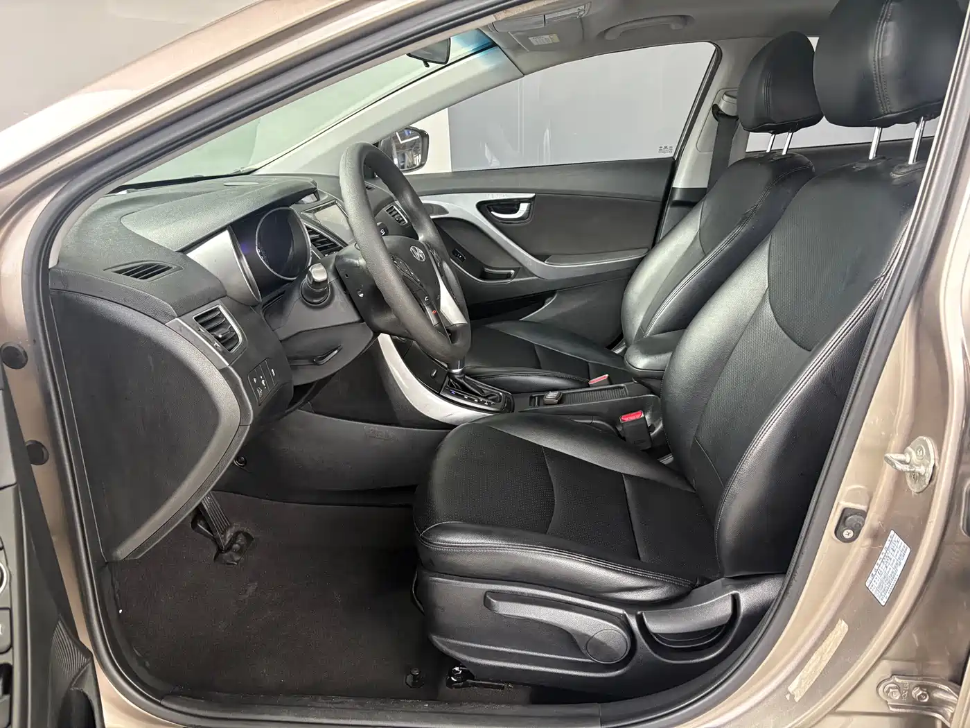Hyundai Langdong 2016 1.6L Automatic Premium Edition фото 15