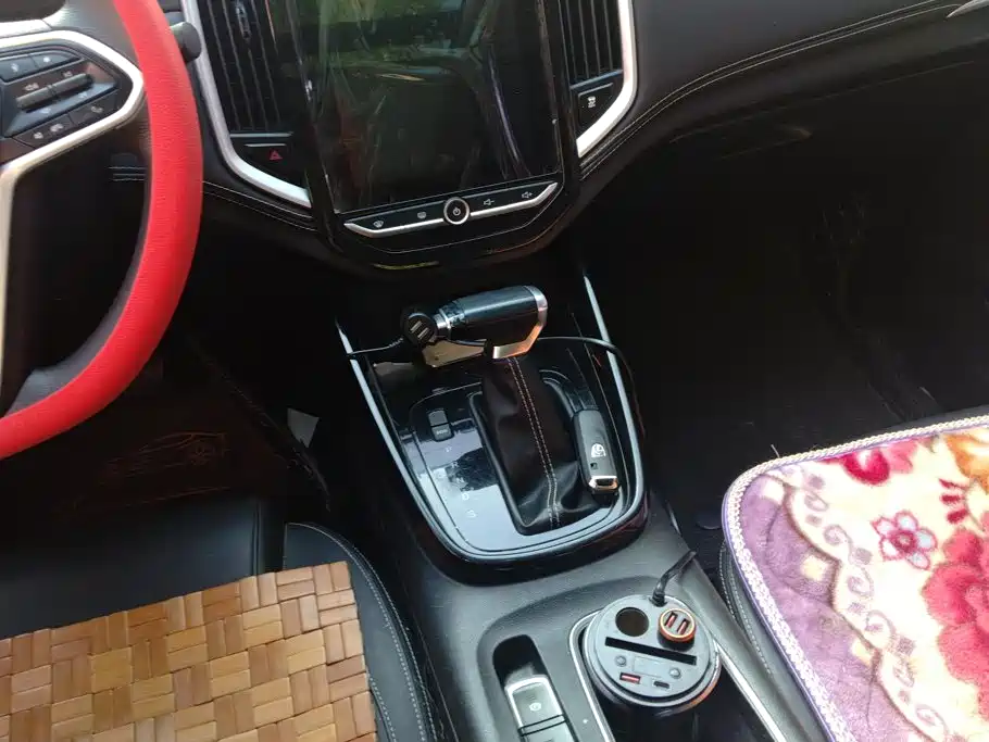 Baojun 530 2020 2020 1.5T CVT Premium Connect 7-seater