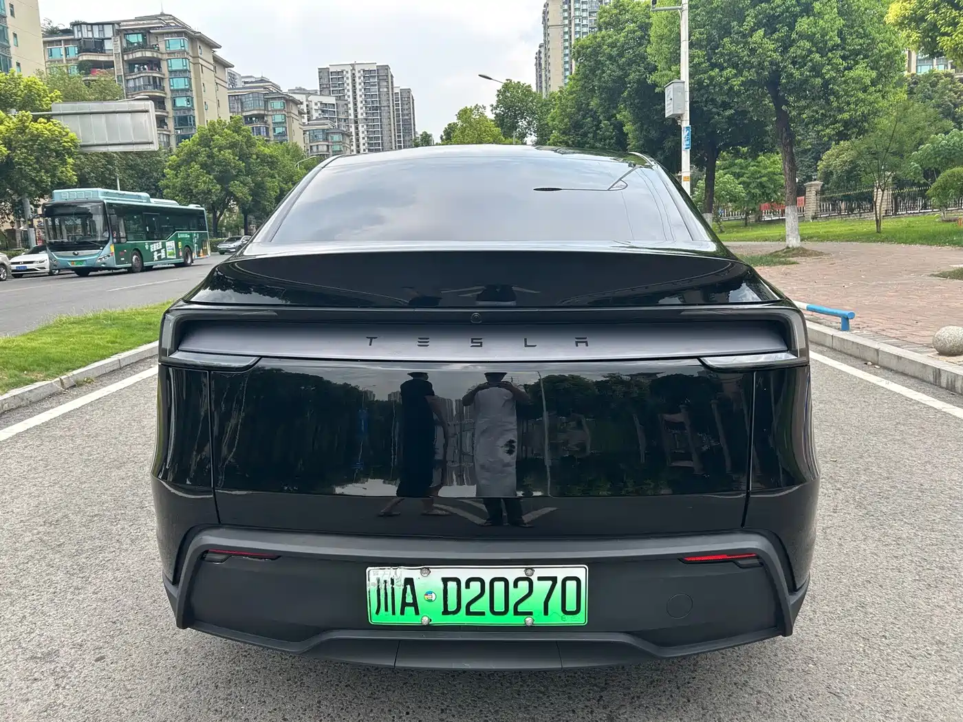 Tesla Model Y 2026 2025 Rear-Wheel Drive