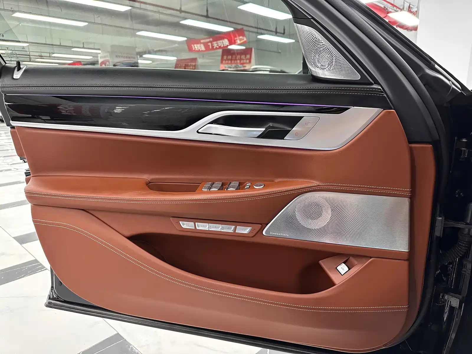 Фото 27 - BMW 7 Series