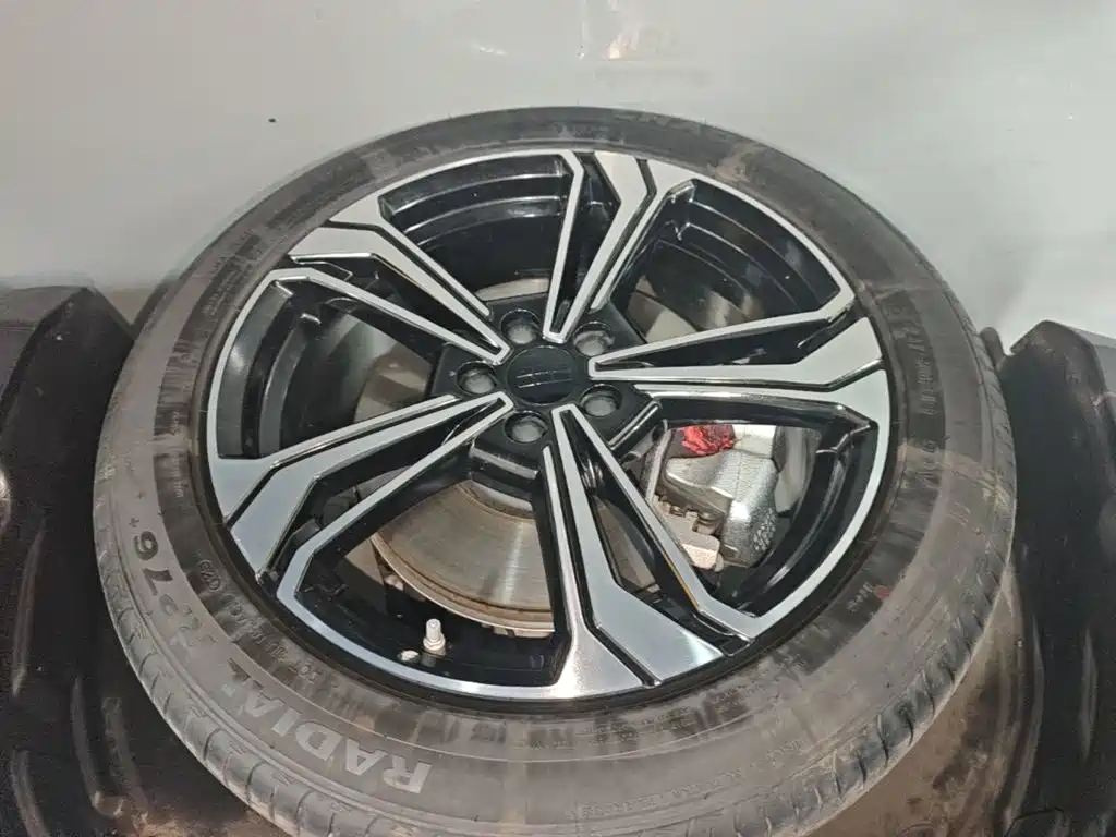 Geely Galaxy Galaxy L7 2025 2025 EM-i 115km Explorer Edition