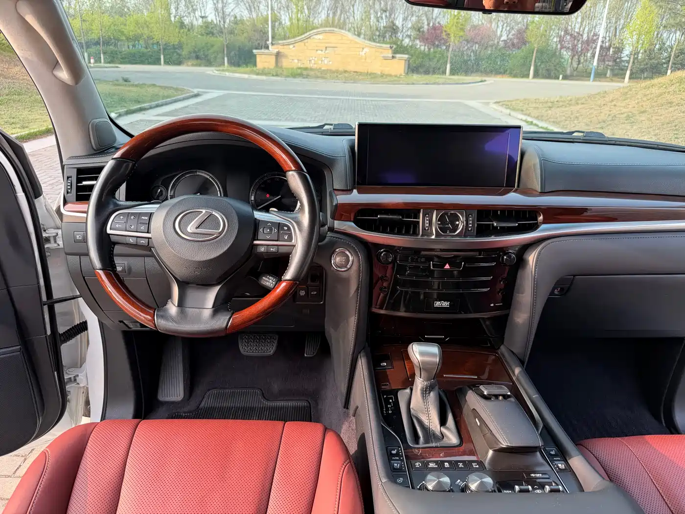 Lexus LX 2017 570 Prestige Luxury фото 26