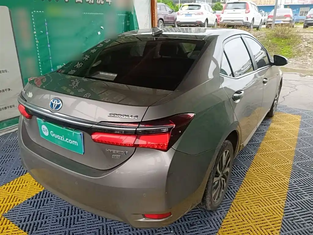 Toyota Corolla 2017 Facelift Hybrid 1.8L E-CVT Elite Edition фото 7