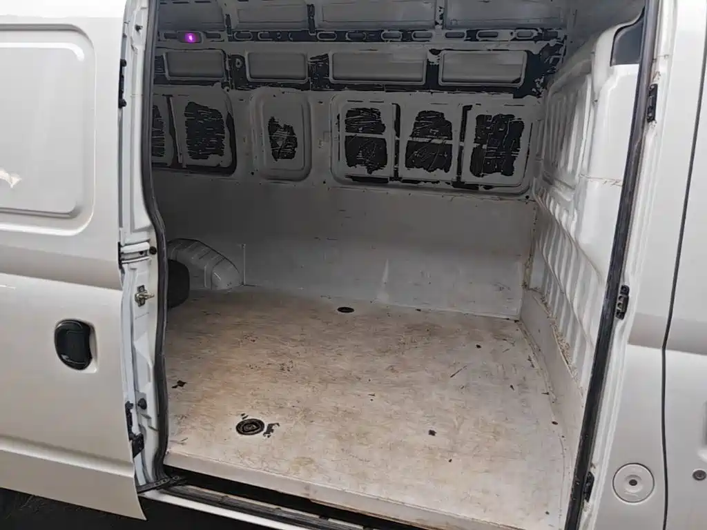 Photo 17 - SAIC Maxus Xintu V80