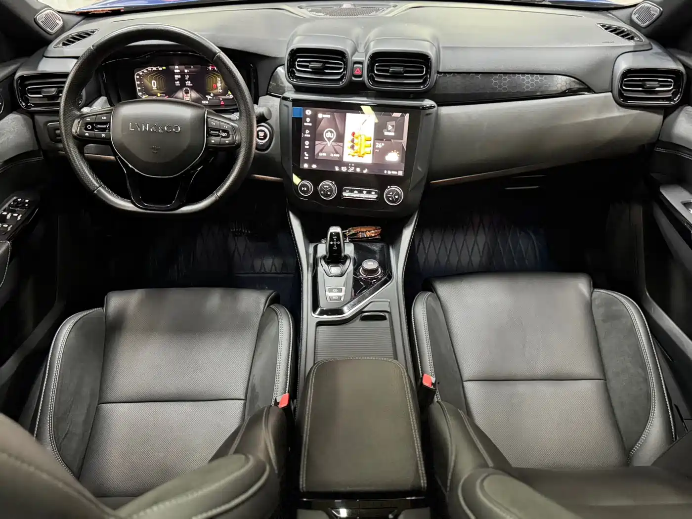 Lynk & Co 03 2021 2.0TD Auto Jin Champion Edition фото 24