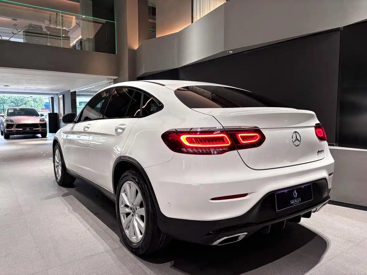 Mercedes-Benz GLC Coupe 2021 GLC 260 4MATIC Coupe SUV фото 4