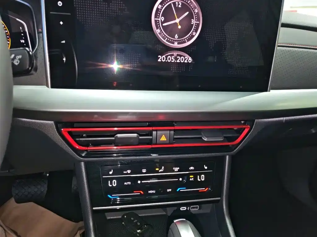 Volkswagen Lavida 2024 Model 300TSI DSG Starlight Leading Edition фото 13