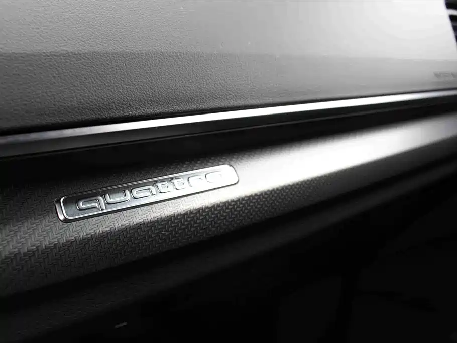 Audi Q5L 2024 Model 40 TFSI Luxury Dynamic фото 9