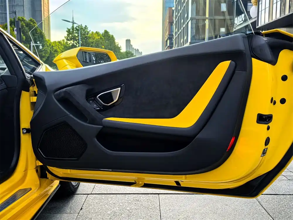 LAMBORGHINI HURACÁN