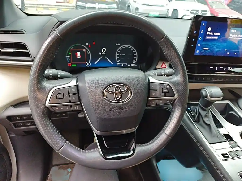 Toyota Sienna 2021 2.5L Hybrid Ultimate Edition фото 3