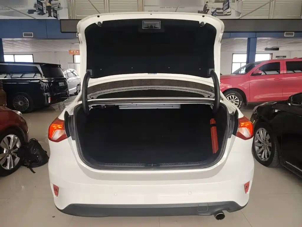 Ford Focus 2019 2019 Sedan EcoBoost 180 Automatic Fengchao