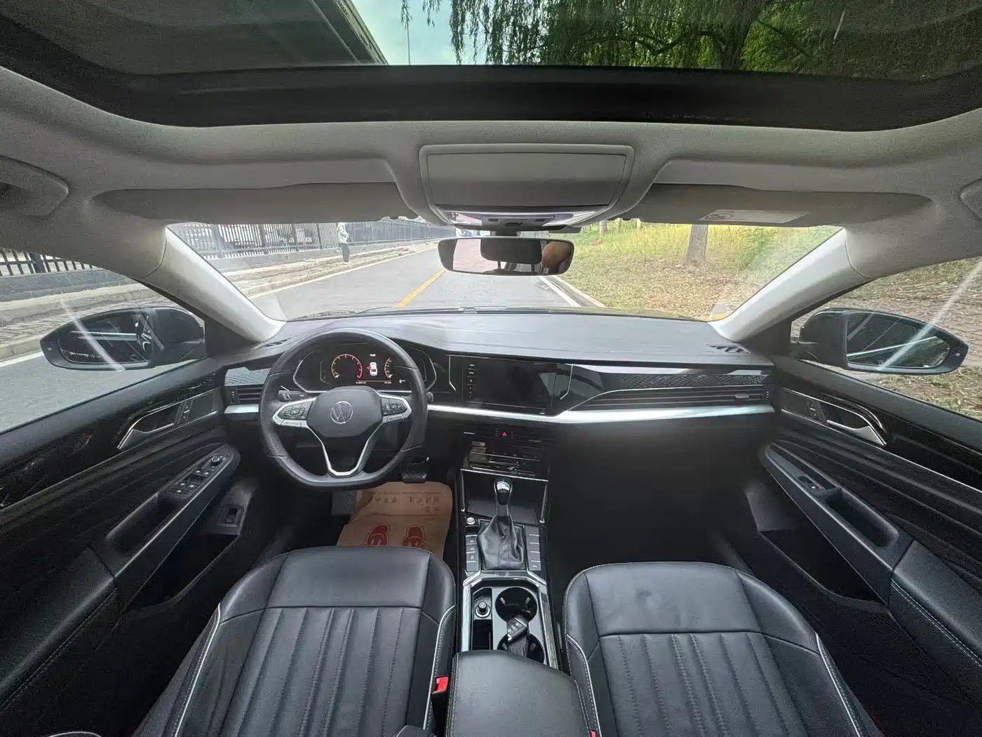 Volkswagen Passat 2022 330TSI Starlight Elite Edition фото 5