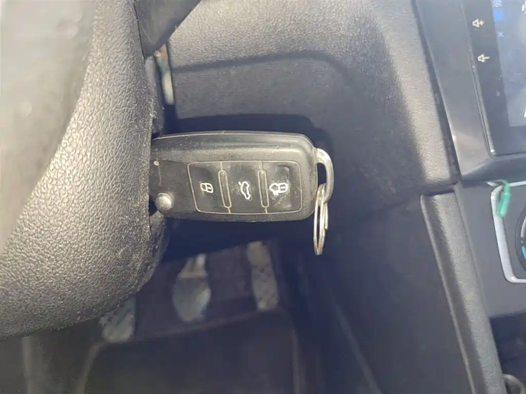 Volkswagen Jetta 2015 1.4L Manual Comfort фото 9