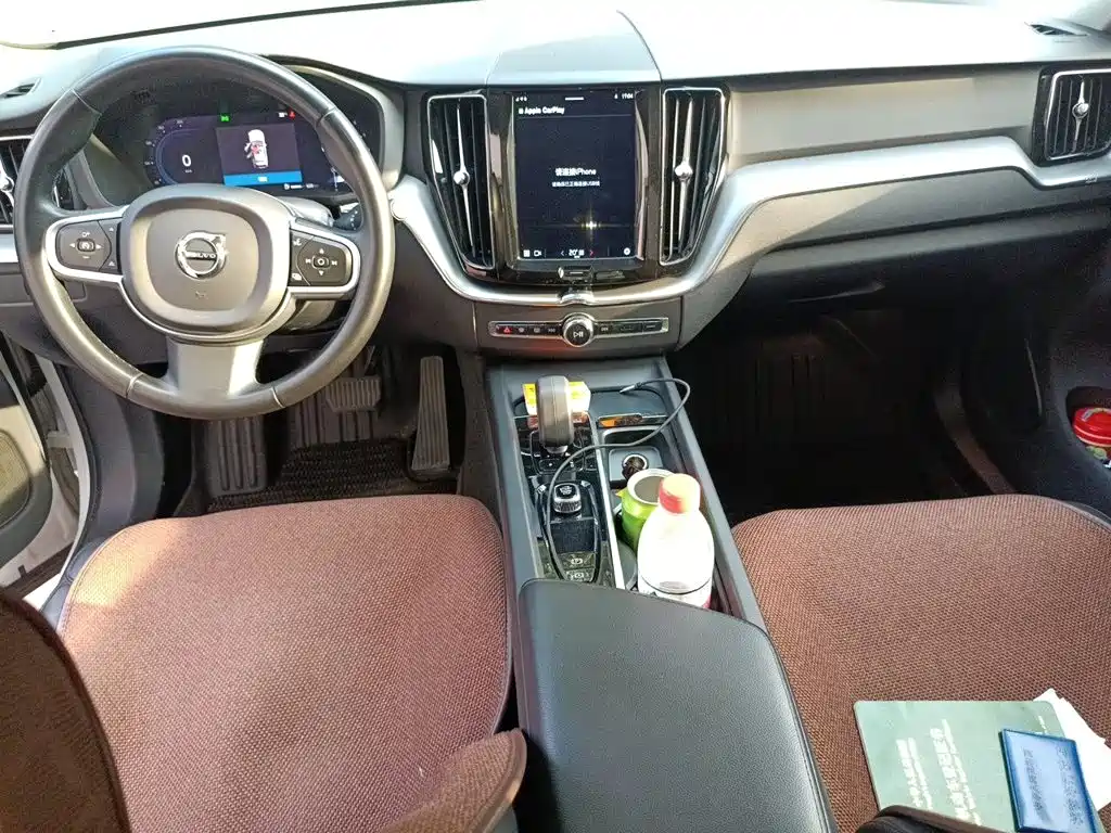 Photo 5 - Volvo XC60