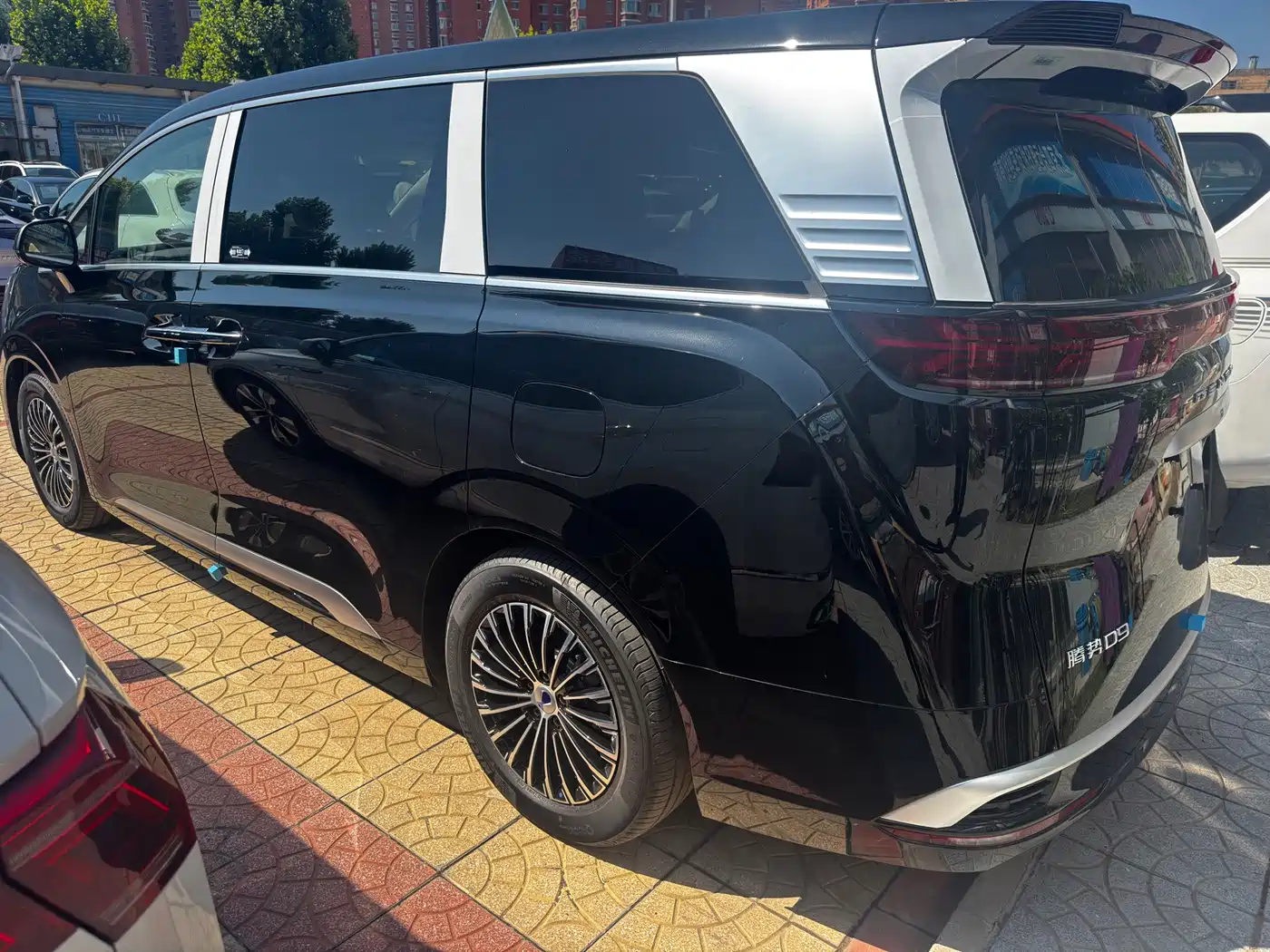 Denza D9 2026 2024 EV 620 Premium