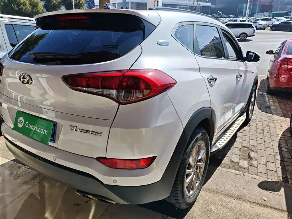 Hyundai Tucson 2018 1.6T DCT 2WD 15th Anniversary Special Edition фото 6