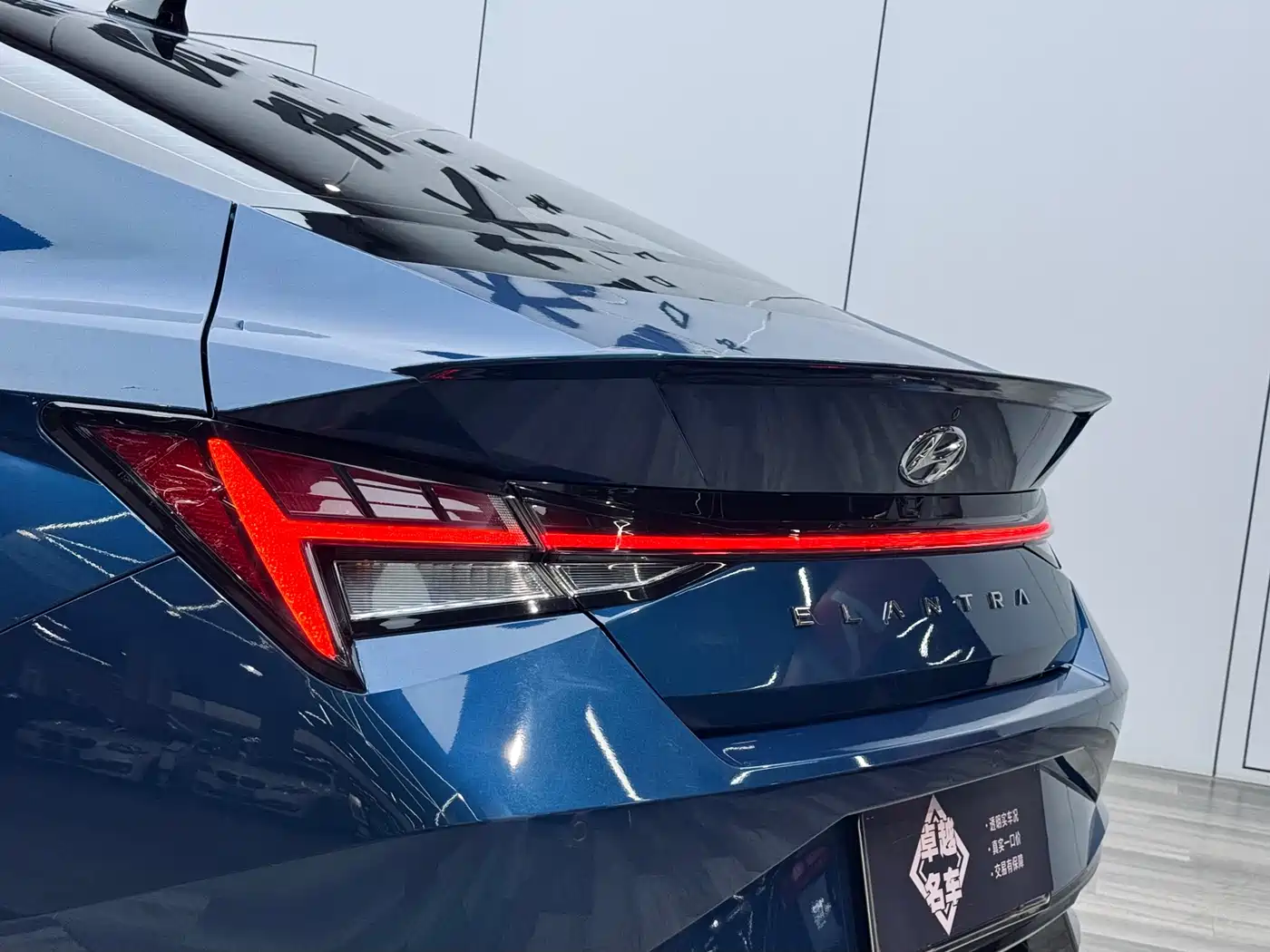 Hyundai Elantra 2021 1.5L CVT LUX Premium Edition фото 26