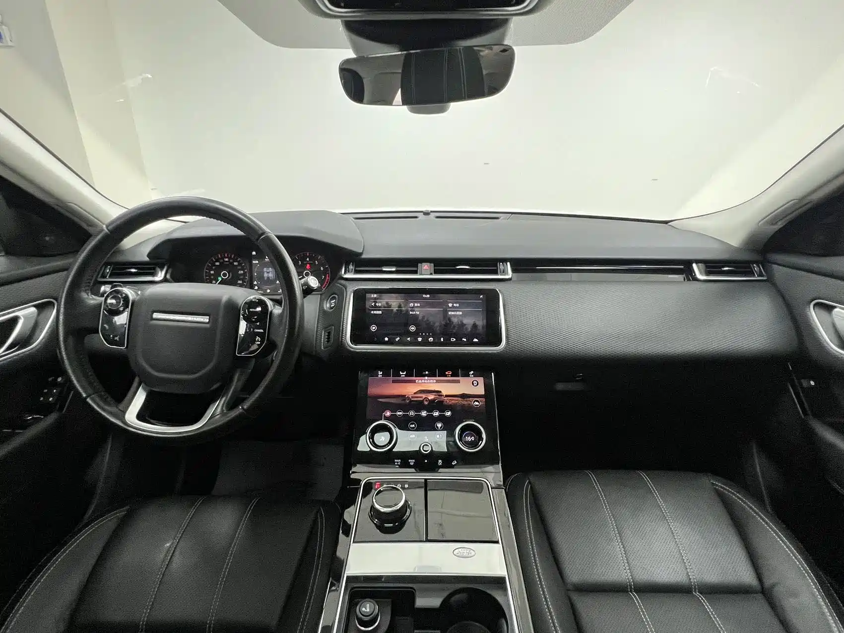 Фото 13 - Land Rover Range Rover Velar