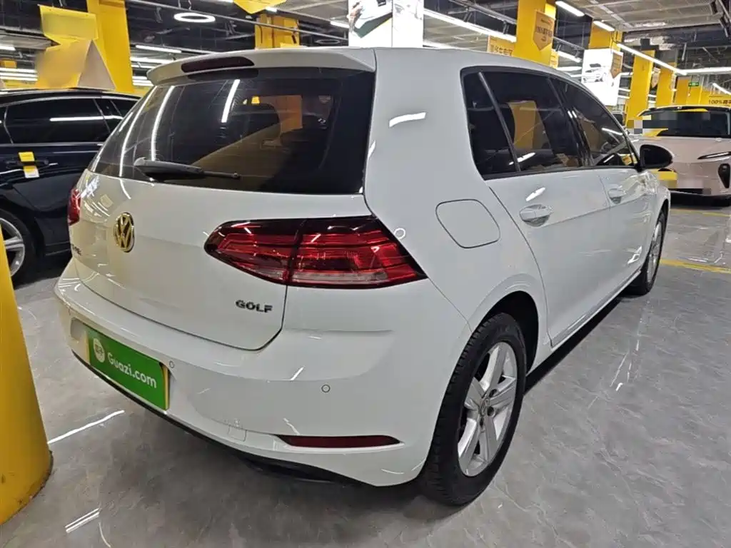 Volkswagen Golf 2018 1.6L Automatic Fashion фото 7